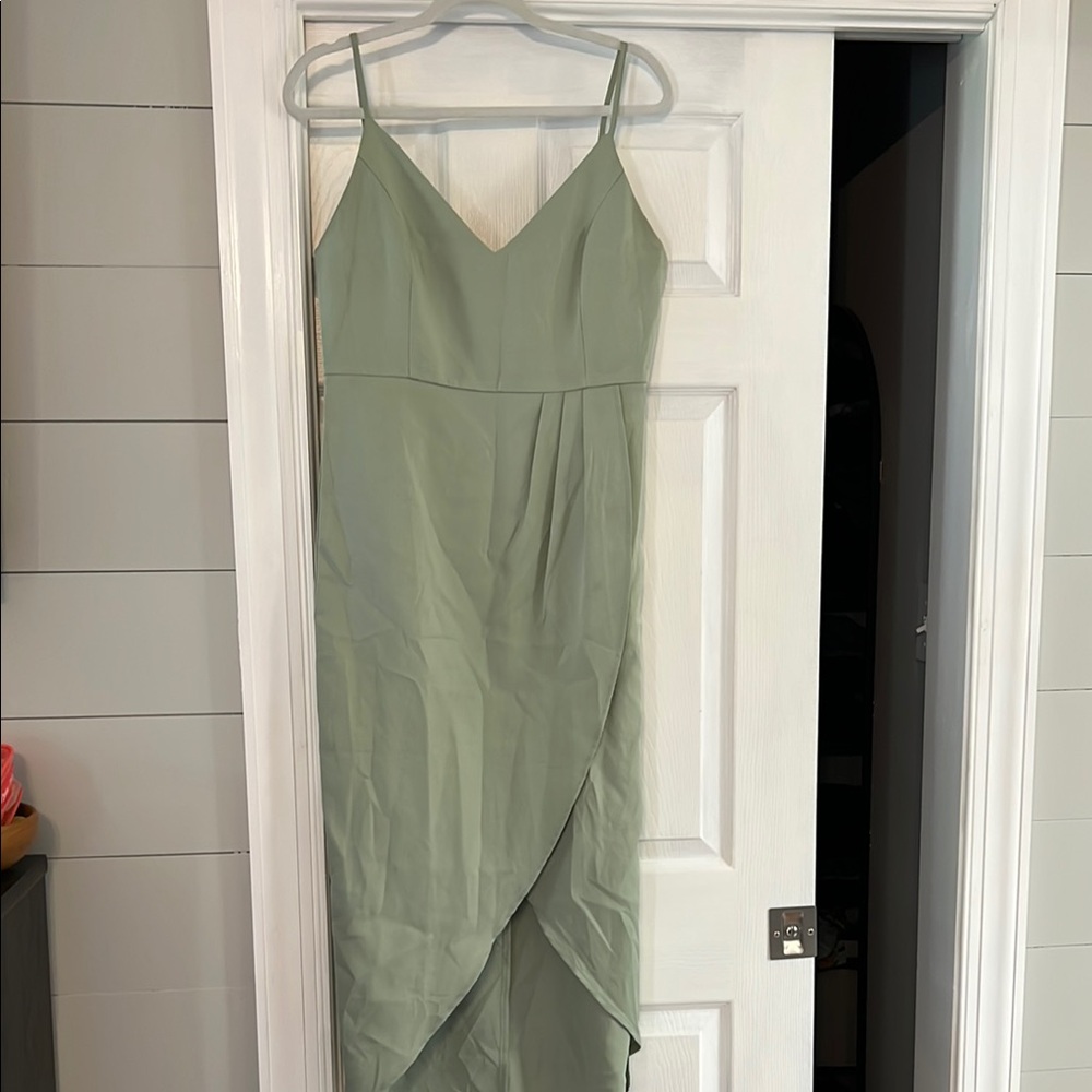 Elegant Green Spaghetti Strap Dress
